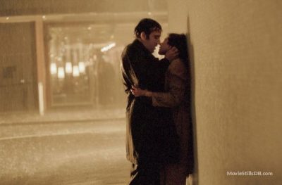 owen and aniston against a wall, Derailed